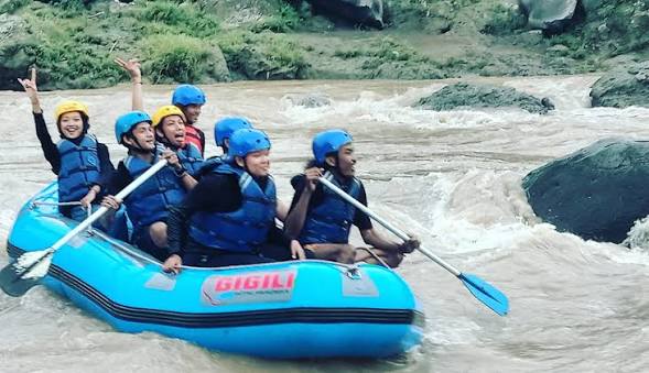 Memicu Adrenalin di Gigili Rafting Majalengka: Petualangan Arung Jeram Seru di Aliran Sungai Jernih!